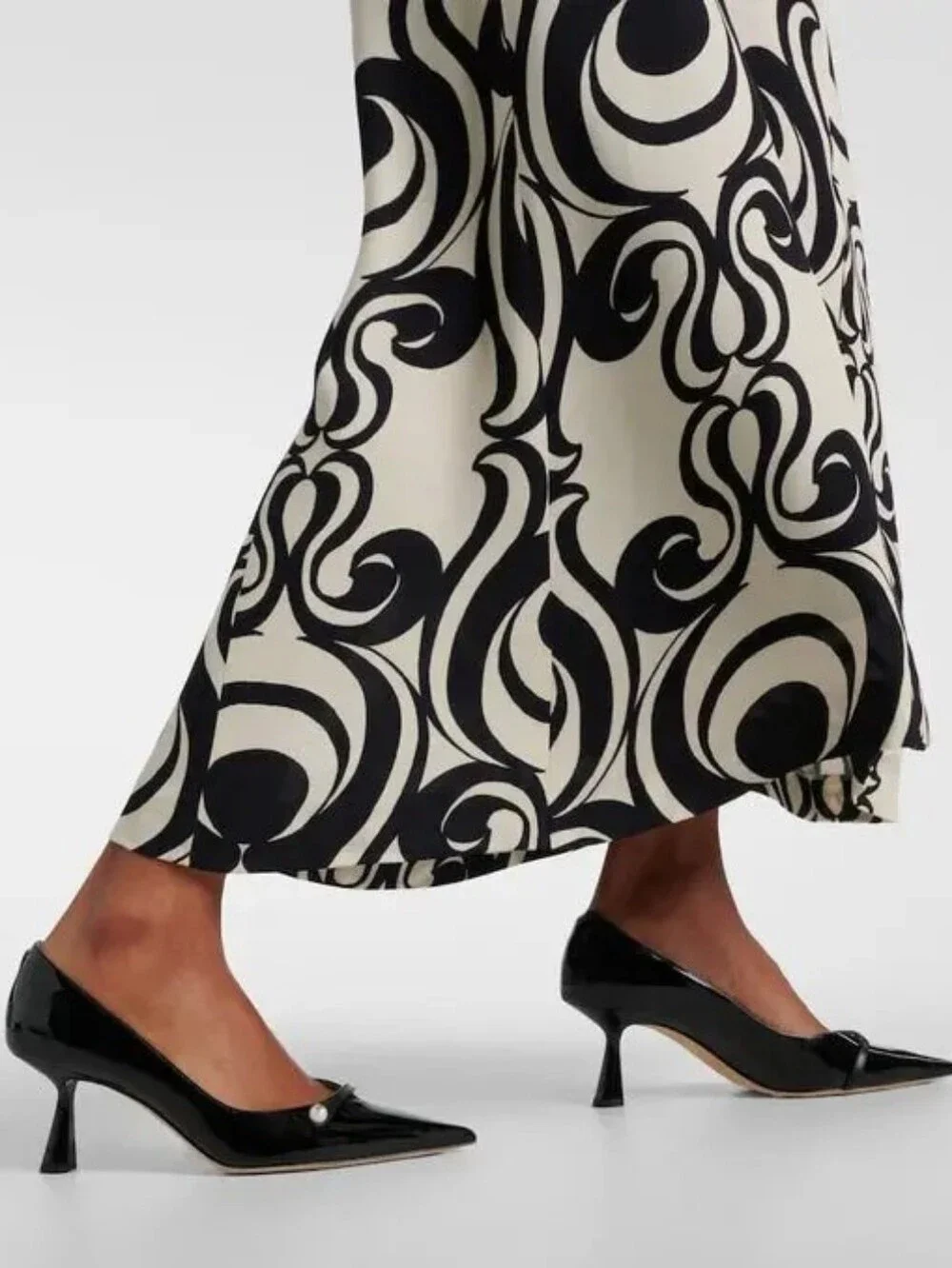 Jimmy Choo Black Patent Rosalia 65 Pointed Pearl Pump Heel 10
